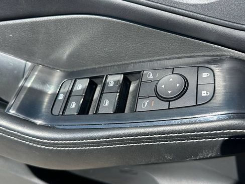 Used 2025 Nissan Rogue SV FWD image 17