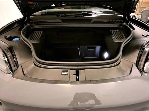 New 2025 Porsche Macan 4S Electric image 13