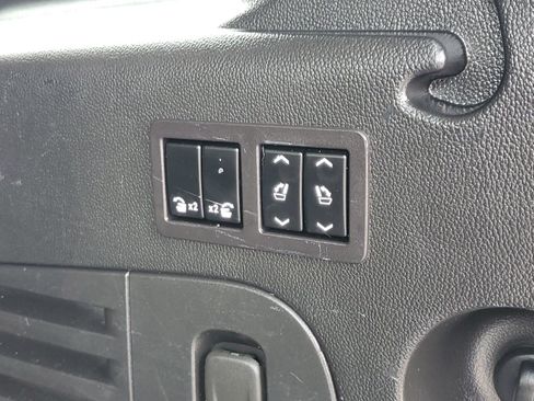 Used 2020 Chevrolet Suburban Premier w/ Premier 6.2L Value Package AWD/4WD image 8