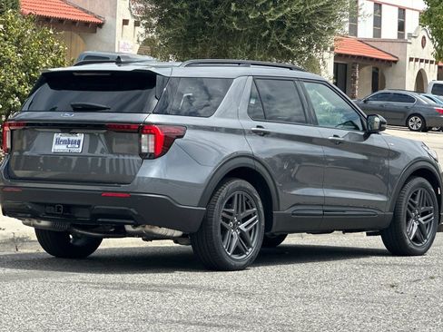 New 2026 Ford Explorer ST-Line w/ ST-Line Street Pack RWD image 4