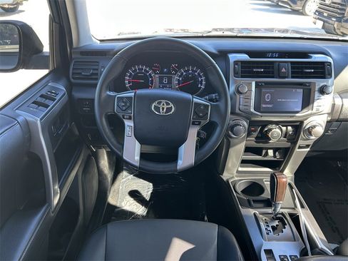 Used 2018 Toyota 4Runner SR5 Premium image 19