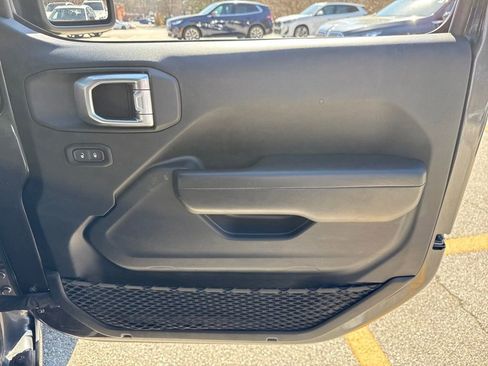 Used 2019 Jeep Wrangler Unlimited Sport S image 29