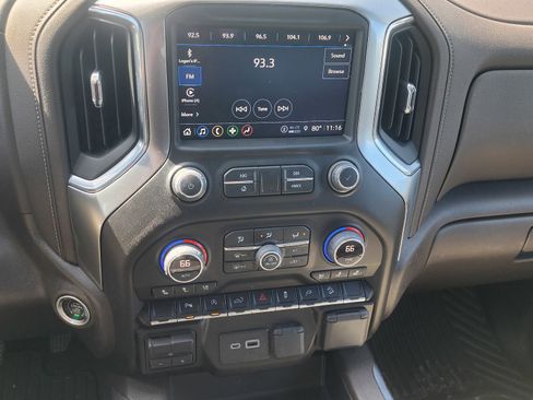 Used 2022 Chevrolet Silverado 1500 LTZ w/ Z71 Off-Road Package AWD/4WD image 11