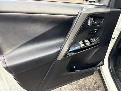 Used 2017 Toyota RAV4 Limited image 5