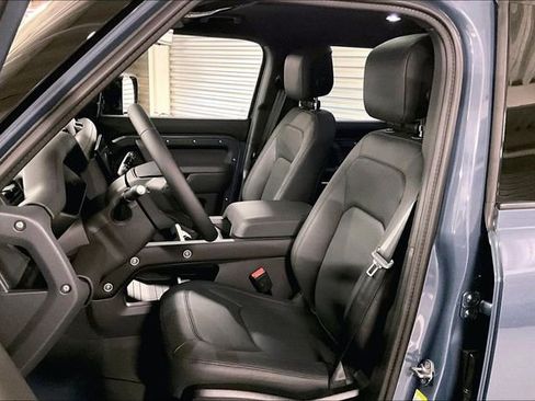 New 2026 Land Rover Defender 110 X-Dynamic SE image 8