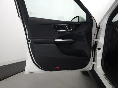 Certified 2026 Mercedes-Benz GLC 300 4MATIC image 5