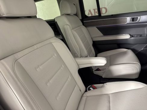 Used 2025 Hyundai Santa Fe Calligraphy image 18