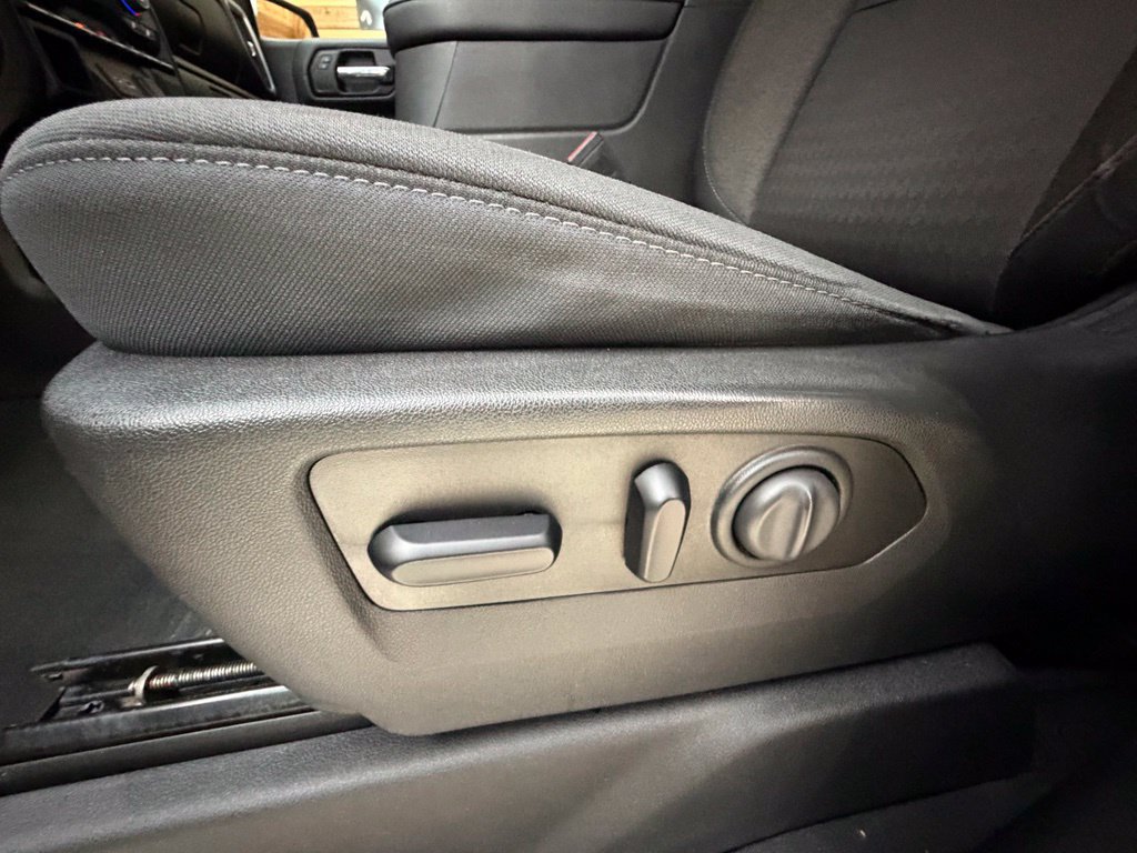 Used 2019 Chevrolet Silverado 1500 RST w/ All-Star Edition AWD/4WD image 32
