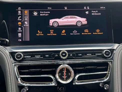 Used 2022 Bentley Flying Spur Plug-In Hybrid image 20