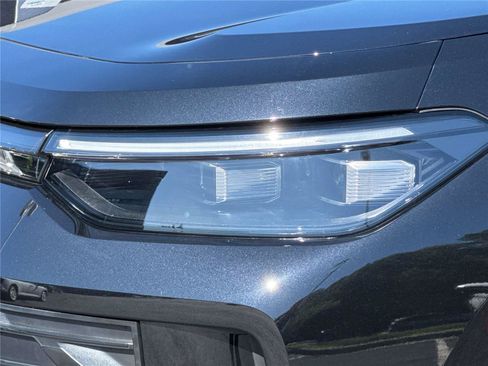 New 2026 Volkswagen Tiguan SE FWD image 7