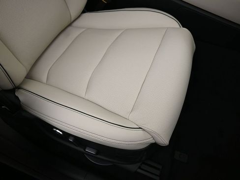 New 2026 Genesis GV70 2.5T Advanced AWD/4WD image 12