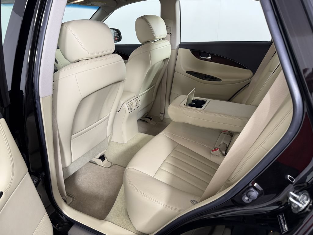 Used 2017 INFINITI QX50 AWD w/ Premium Package image 16