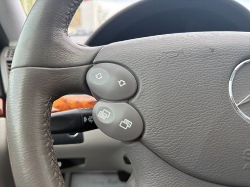 Used 2007 Mercedes-Benz E 350 Sedan image 18