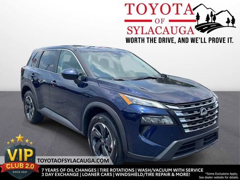 Used 2024 Nissan Rogue SV AWD/4WD image 1
