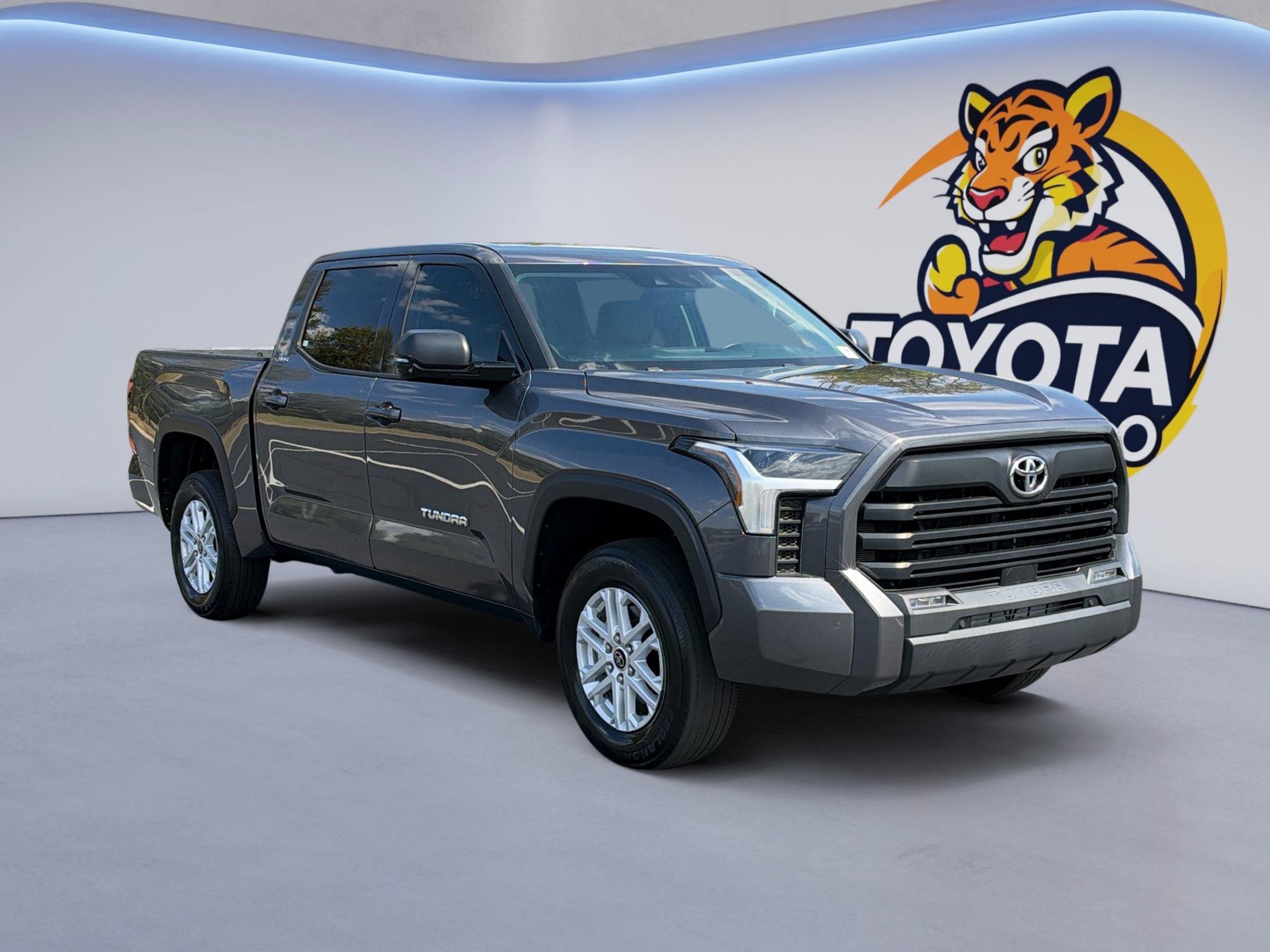Used 2023 Toyota Tundra SR5 w/ SR5 Premium Package AWD/4WD image 3