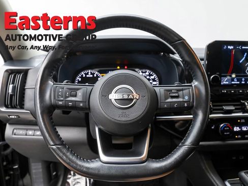 Used 2022 Nissan Pathfinder SL image 10