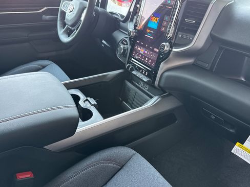 New 2026 RAM 1500 Big Horn AWD/4WD image 14