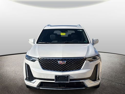 Used 2025 Cadillac XT6 Premium Luxury w/ Technology Package AWD/4WD image 6