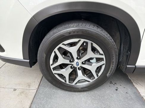 Used 2022 Subaru Forester Premium image 9