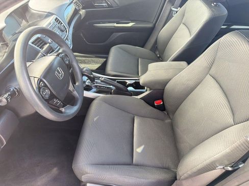 Used 2017 Honda Accord LX image 5