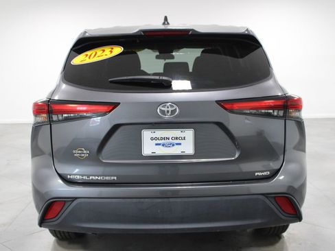 Used 2023 Toyota Highlander L image 11