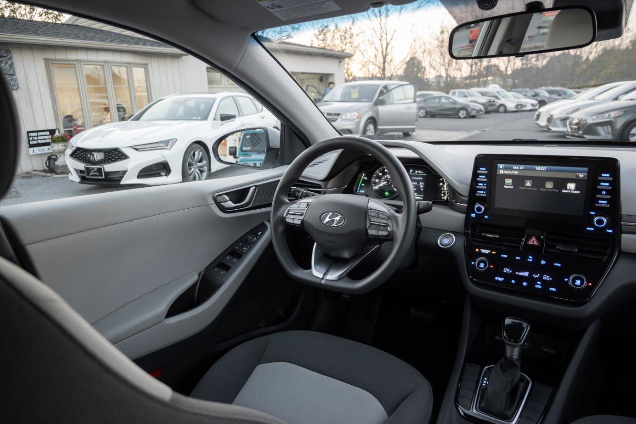 Used 2020 Hyundai Ioniq Blue FWD image 27