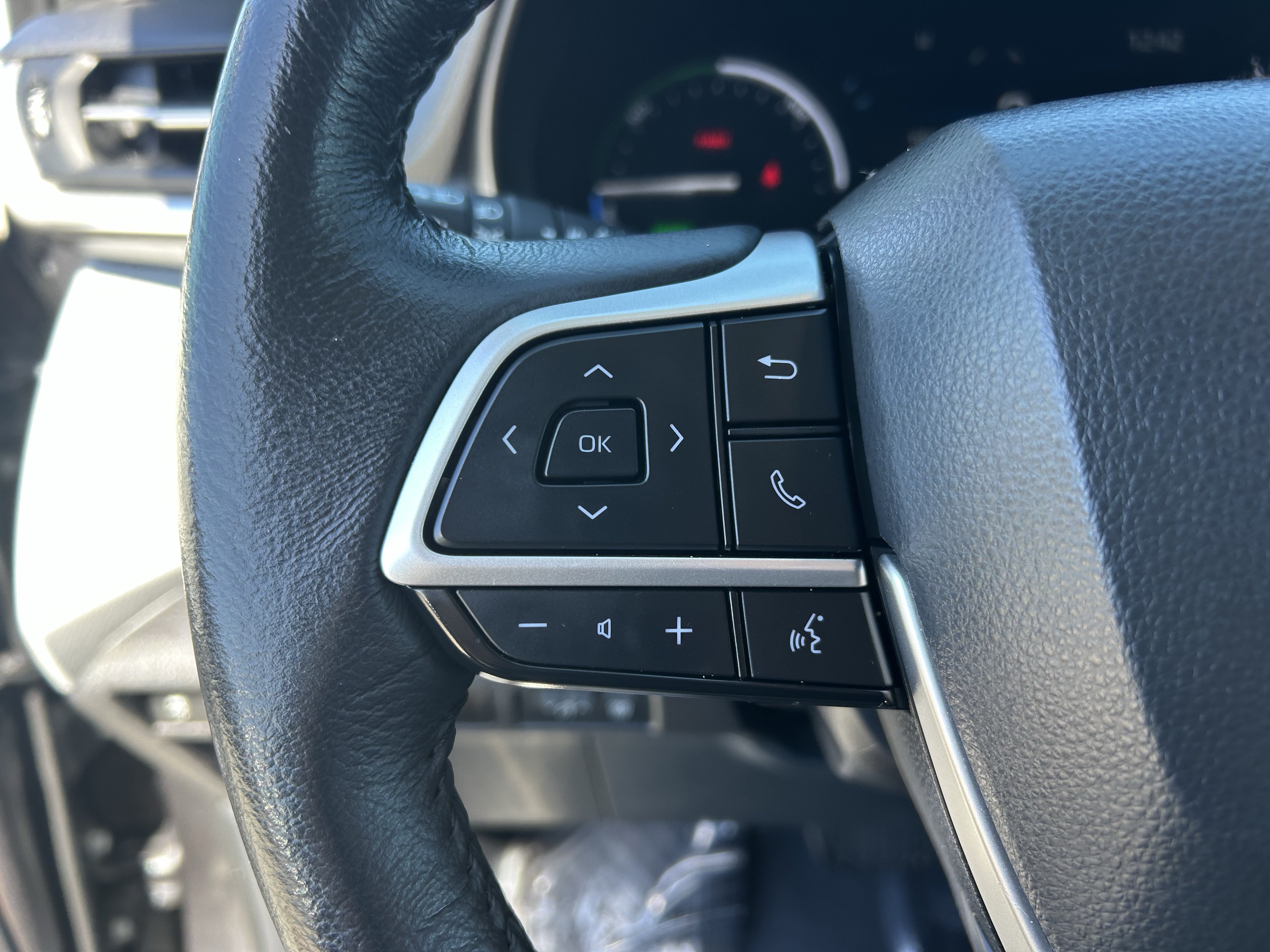 Certified 2025 Toyota Sienna XLE FWD image 26