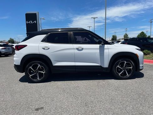 Used 2021 Chevrolet TrailBlazer RS w/ Sun and Liftgate Package FWD image 9