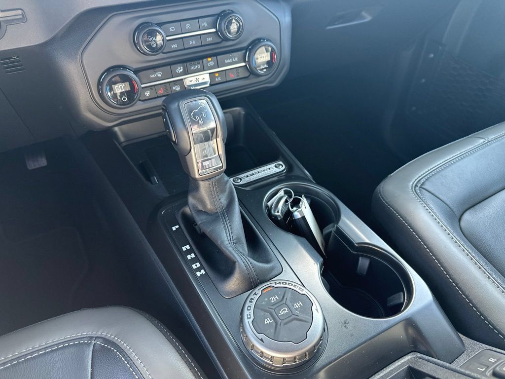 Used 2025 Ford Bronco Outer Banks AWD/4WD image 28