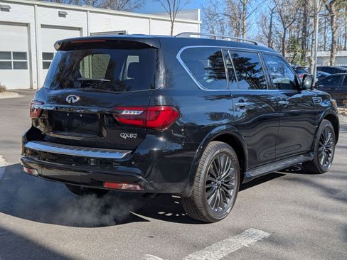 Used 2024 INFINITI QX80 Sensory image 3