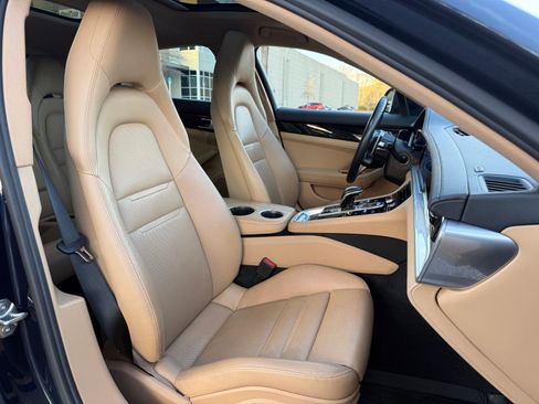Used 2018 Porsche Panamera 4S image 36
