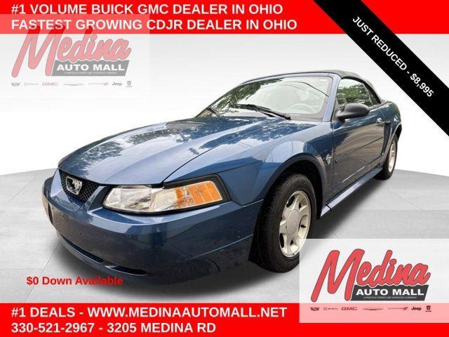 Used 1999 Ford Mustang Convertible RWD image 1