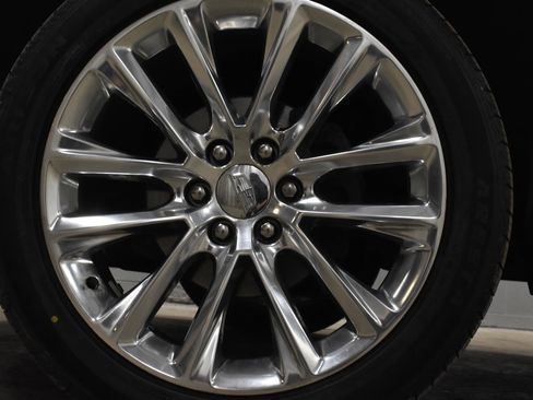 Used 2019 Cadillac Escalade Platinum image 36