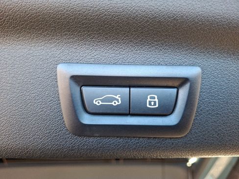 Used 2025 BMW X1 xDrive28i w/ Technology Package image 29