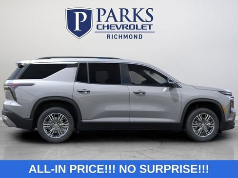 New 2026 Chevrolet Traverse LT w/ Driver Confidence Package FWD image 8