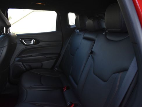 Used 2022 Jeep Compass Limited image 16