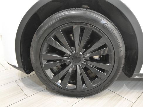 Used 2022 Tesla Model Y Long Range AWD/4WD image 10