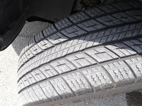 Used 2015 Jeep Cherokee Latitude w/ Cold Weather Group AWD/4WD image 11