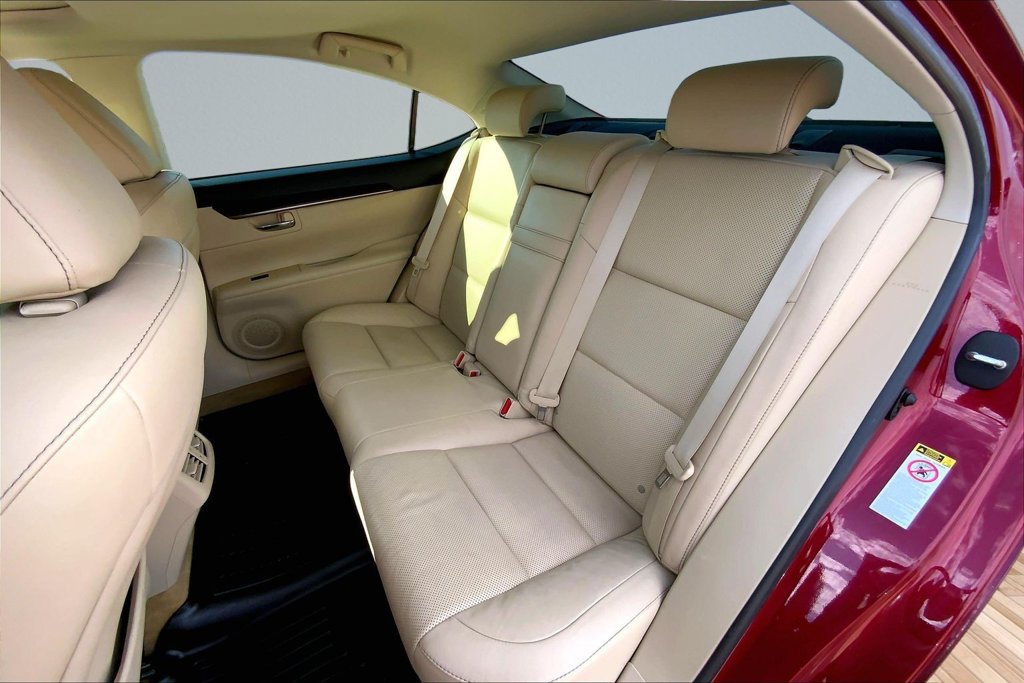 Used 2013 Lexus ES 350 w/ Luxury Pkg FWD image 25
