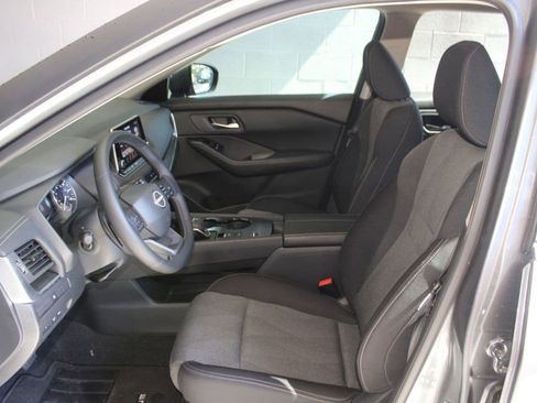 Used 2026 Nissan Rogue SV w/ Cold Weather Package FWD image 9