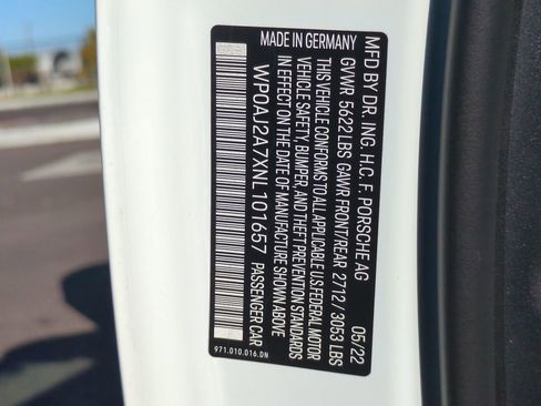 Used 2022 Porsche Panamera 4 Platinum Edition image 32