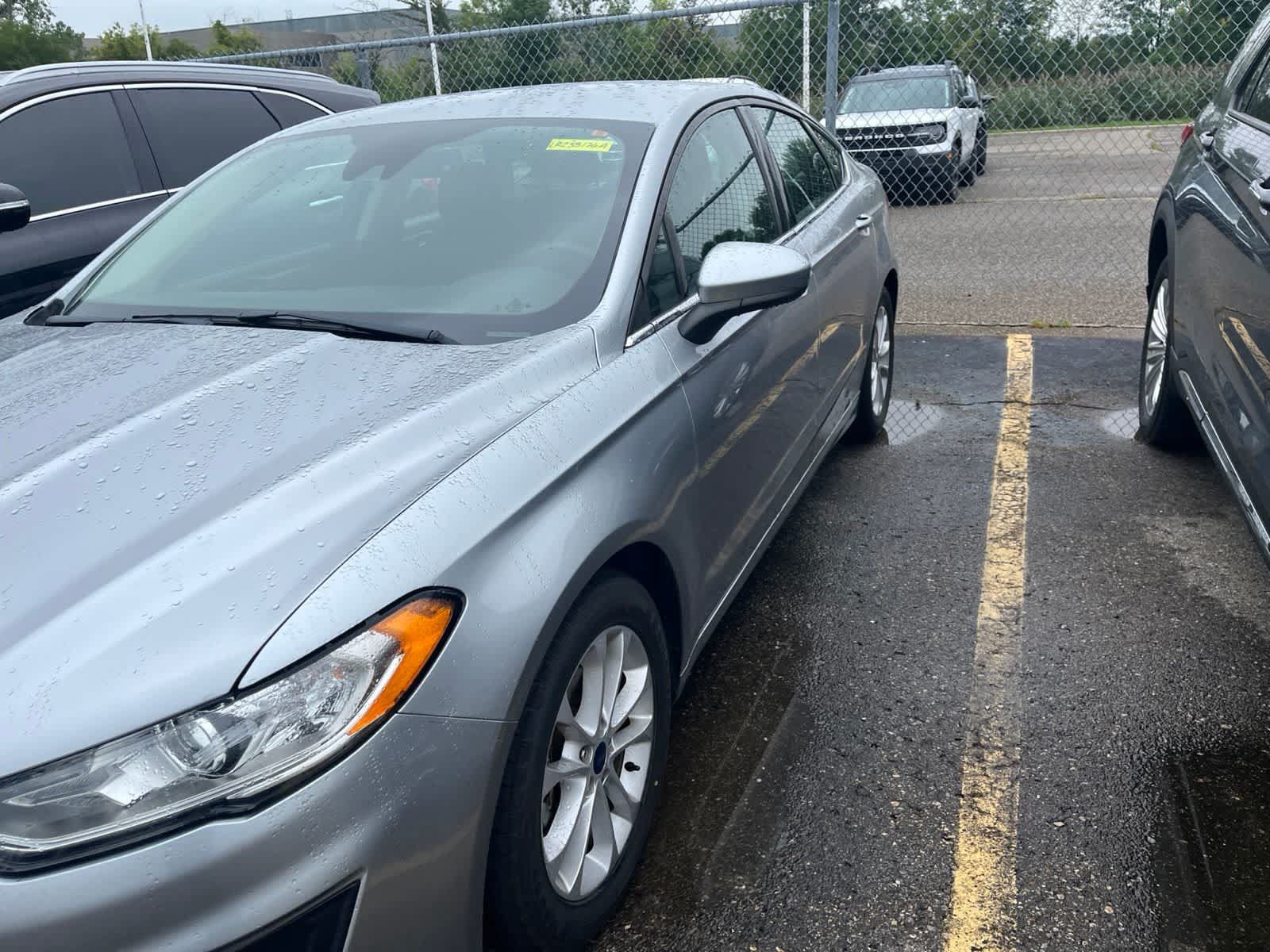 Used 2020 Ford Fusion SE FWD image 6