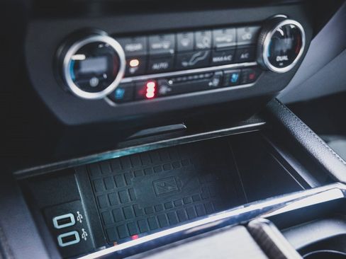 Used 2018 Ford Expedition Limited w/ Driver Assistance Package image 14