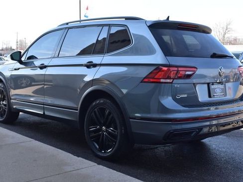Used 2022 Volkswagen Tiguan SE R-Line FWD image 15