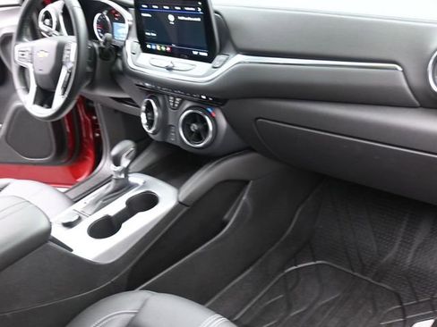 Used 2024 Chevrolet Blazer LT w/ LPO, Black Grille Bar Package image 28