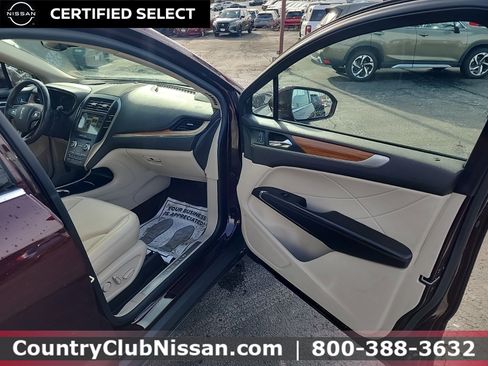 Used 2019 Lincoln MKC Select w/ Select Plus Package image 32