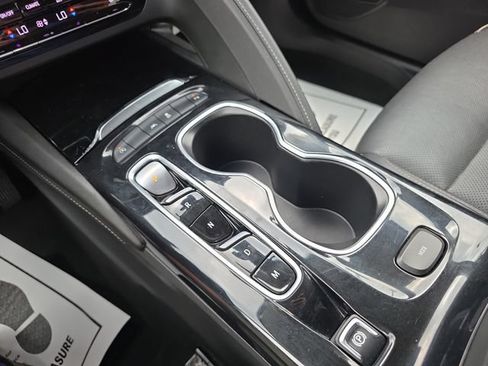 Used 2023 Buick Envision Essence FWD image 27