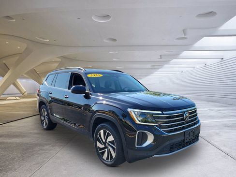 Used 2026 Volkswagen Atlas SE FWD image 1