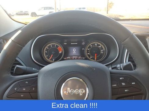 Used 2022 Jeep Cherokee Trailhawk AWD/4WD image 20