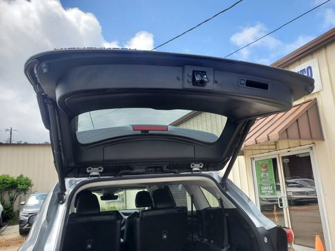 Used 2022 Toyota Highlander XLE FWD image 64